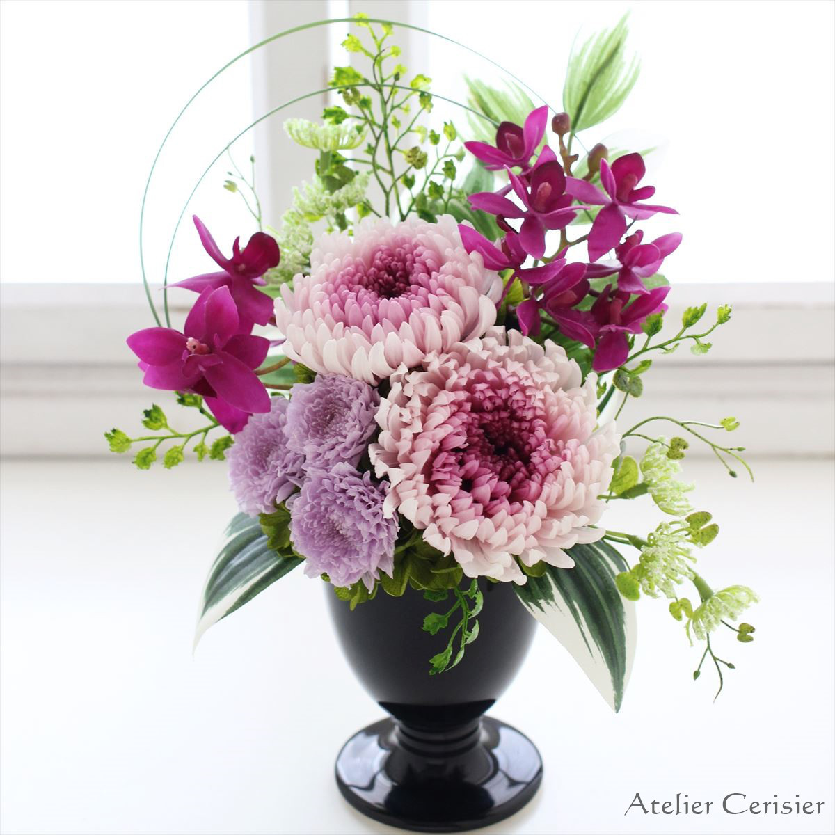 プリザーブドフラワー＜サラ Ｍサイズ＞ 菊 パープル【仏花 お供え】黒花器