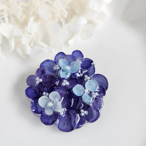 小さな紫陽花 ブローチ ネイビーブルー《受注製作》 ブローチ Tresor
