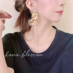 【特集掲載】glass oval white gold chain Earrings 7枚目の画像