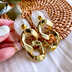 【特集掲載】glass oval white gold chain Earrings 2枚目の画像