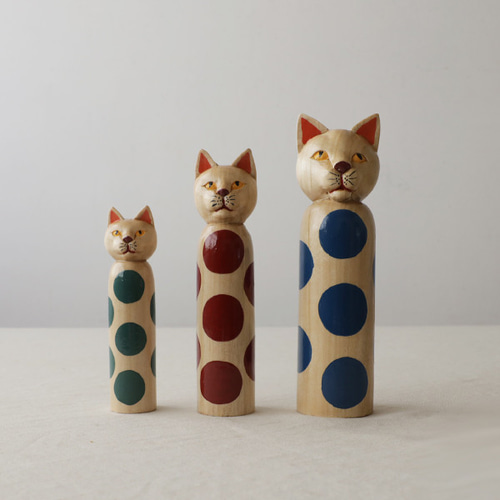 ラスト1 秋SALE 猫一家3匹セット 創作こけし水玉模様ね