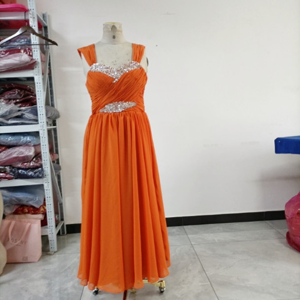 カラードレス オレンジ 豪華！ 床付く お呼ばれ/二次会 シアーな美しさ  