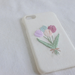 チューリップの刺繍スマホケース iPhoneケース 4枚目の画像