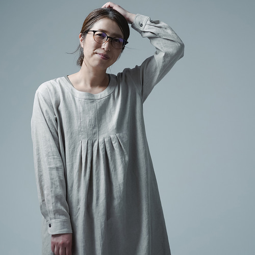 wafu】夏でも長袖派の方へ タックからふわっと広がるリネンワンピース