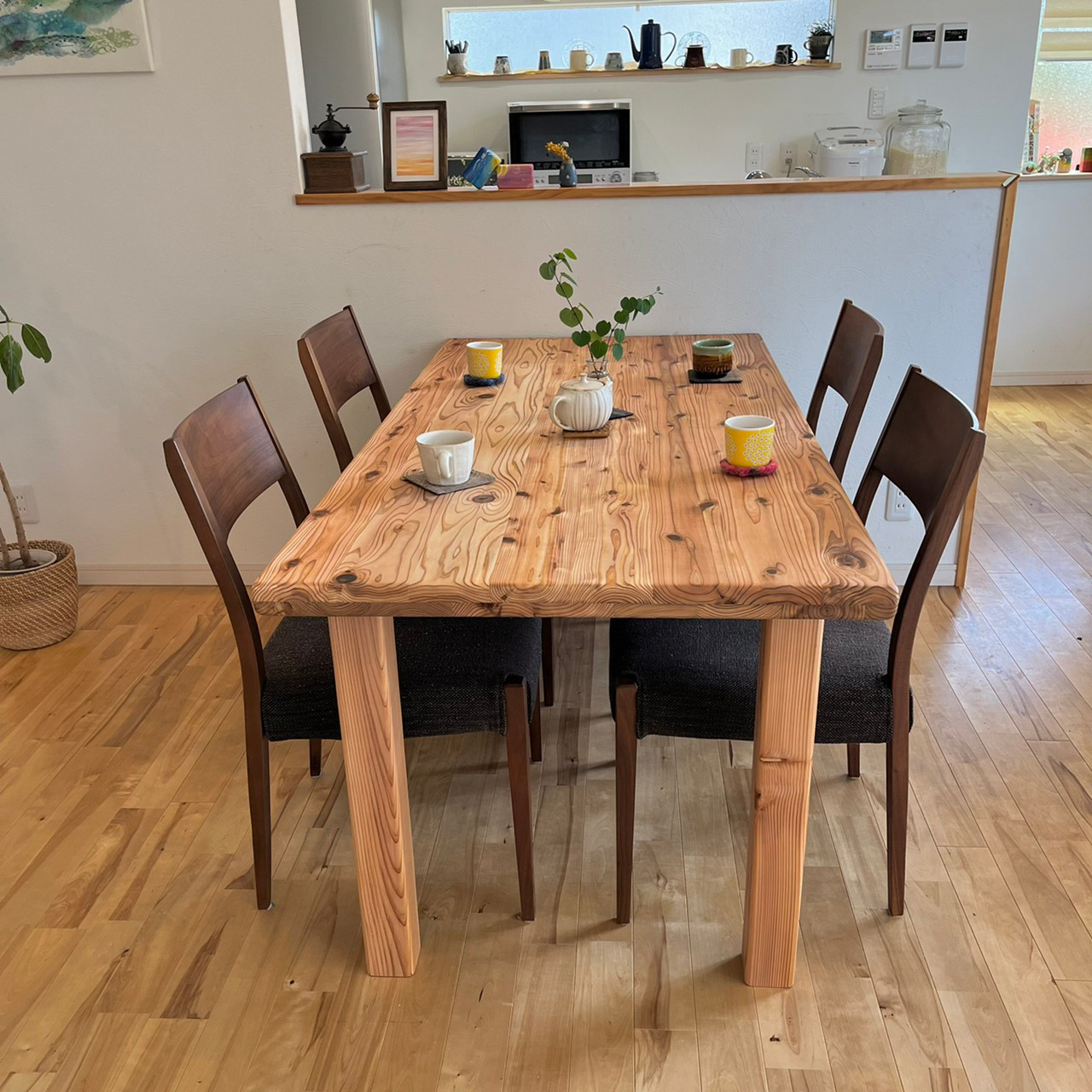【みんなが安心して使える＊全ての角を丸めた四つ脚ダイニングテーブル】国産杉の無垢材　北欧風【サイズ・カラーオーダー可】
