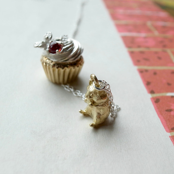【受注制作】ハムスターとカップケーキのネックレス【プレゼント企画実施中】 4枚目の画像
