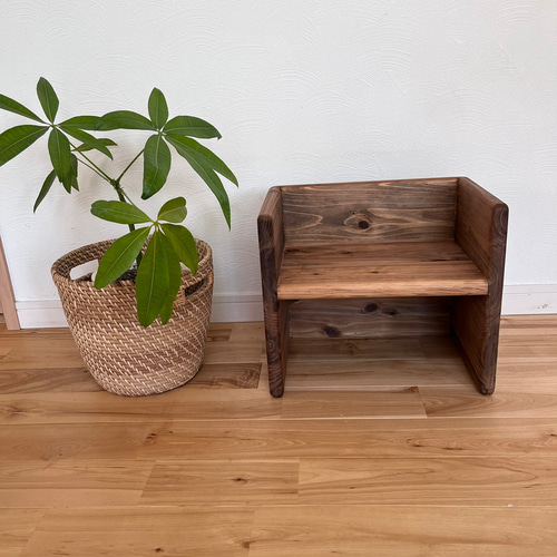 【すべての角が丸い】　国産杉の無垢材　子供椅子と机のセット　キッズチェア　子供机 全ての角が丸い】成長に合わせて使える子供椅子＆机セット 国産杉の