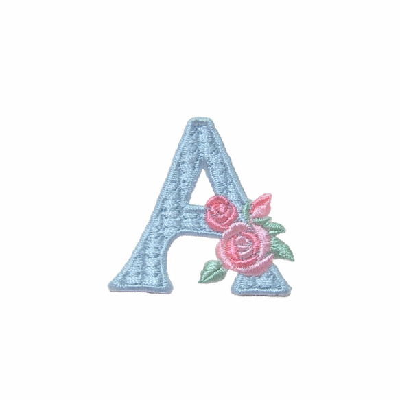 薔薇とイニシャル　刺しゅうワッペン（ミントブルー）２枚セット　アイロン接着 1枚目の画像