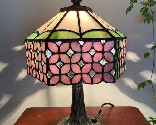 ♥ステンドグラスランプ♥花柄 ランプ♥テーブルスタンダード♥ステンドグラス 099c4d47fba365e1237daf92553e97