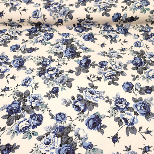 オックス生地【50×110cm】 青い薔薇 バラ 花柄 上品 綿100 布