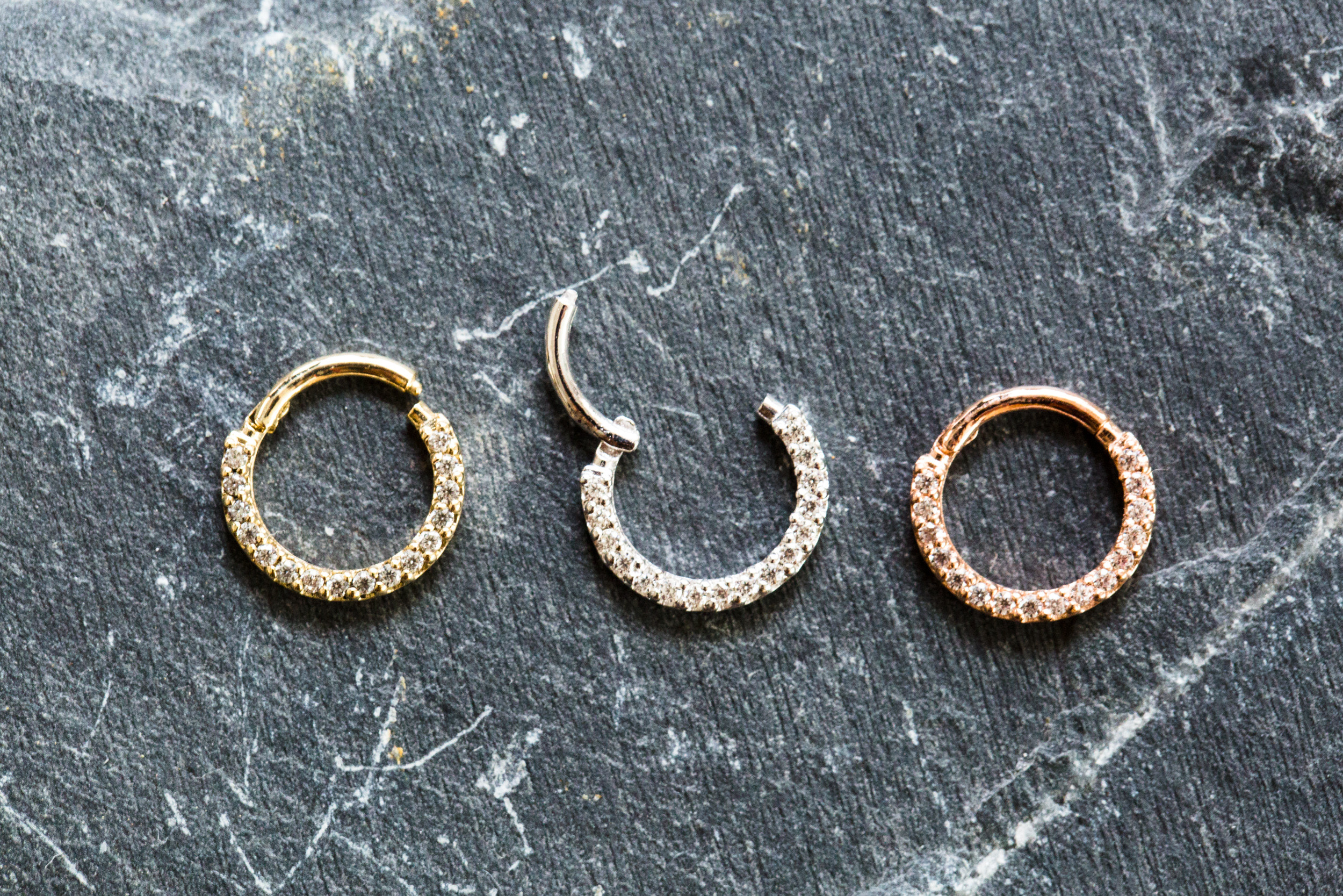 14K金 ゴールド セグメント クリッカ  ヒンジ リング 耳 鼻 軟骨 ヘリックス トラガス フープイヤリング ピアス