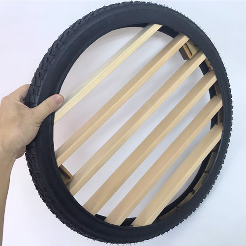ウォールシェルフ　ディスプレイ　壁掛け　棚　自転車　タイヤ使用　ミニカー収納など ウォールシェルフ　ディスプレイ　壁掛け　棚　自転車　タイヤ使用　ミニカー収納など