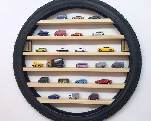 ホットウィール　ミニカー　ディスプレイ　壁掛け　バイクのタイヤで作成 785008b05d0e3a966f5f9ed77e74b0