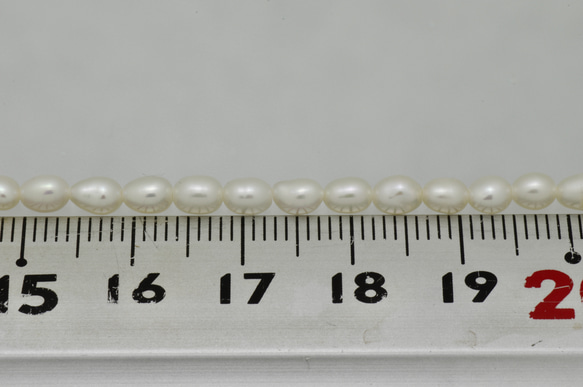 淡水パール　ライス(細長い型)　ホワイト3.5×5mm前後　AA級品 商品番号3103AA 3枚目の画像