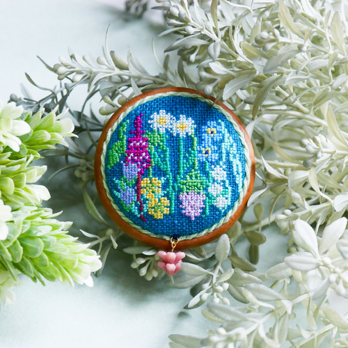 ミッドサマーの7つの野花 夏至祭 ワスレナグサ スズラン 北欧刺繍