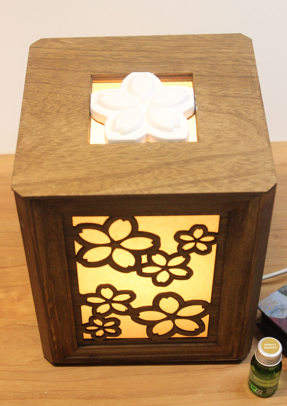 アロマランプ大　桜ー明　 LEDの灯りで香るランプ　ディフューザーアロマストーンアロマポット 4枚目の画像
