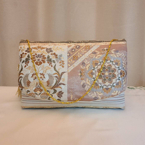 Creema限定♡母の日】刺繍和風模様シルク着物帯リメイク2waysクラッチ 