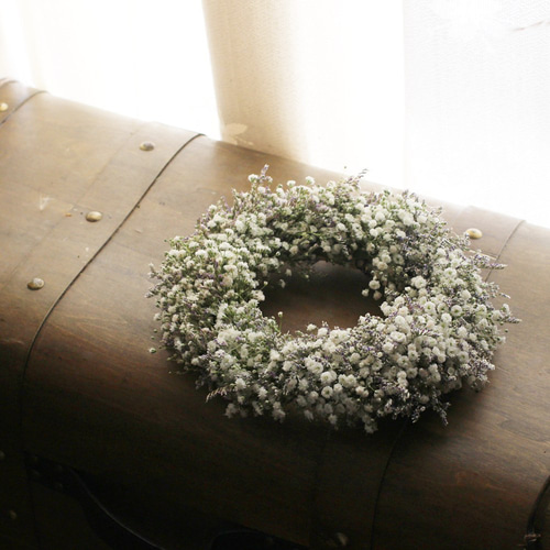 かすみ草とブルファンのリース ドライフラワー petit chocolat 通販