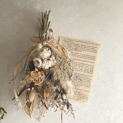 ࣪⊹ホワイトラナンキュラスのアンティーク風ドライフラワースワッグ  