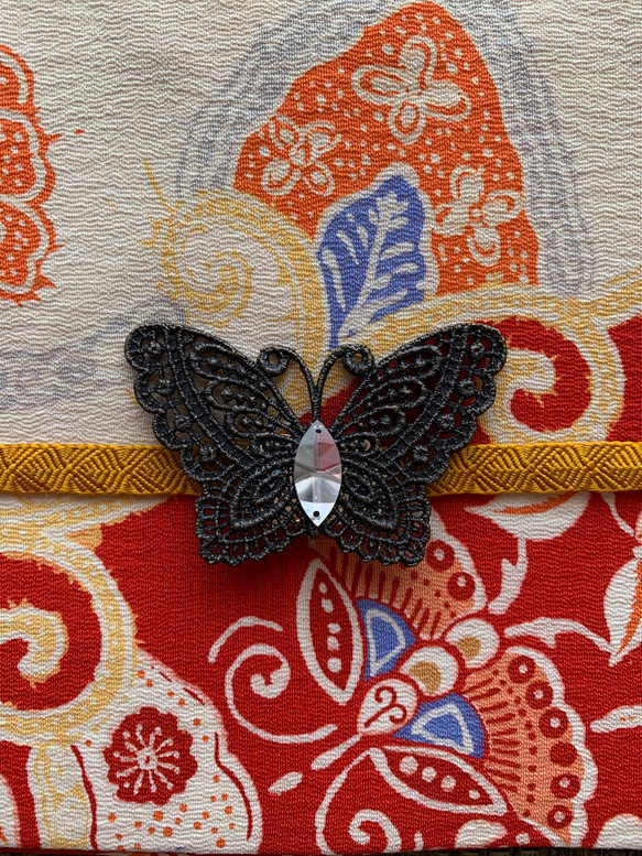 デッドストック素材のレトロシックな墨色の蝶の帯留め「Kuroageha」 7枚目の画像