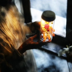 fleur message「お名前のイメージから束ねた花束」ガラス瓶の光る植物標本(直径8cm×高さ17.5㎝) 9枚目の画像