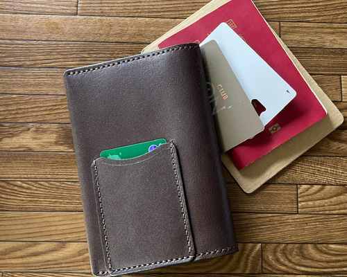 焦げ茶床革】国際免許証＆SIMカードが入るパスポートケース PPC-06dbn