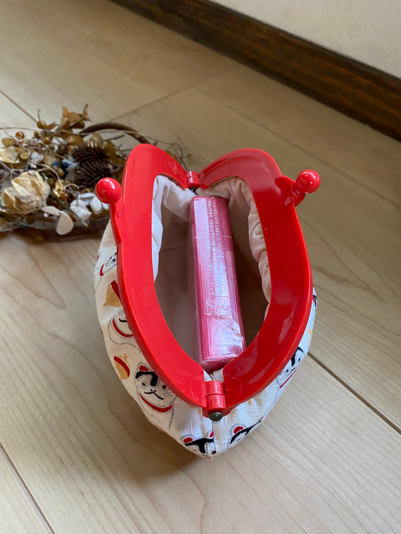 【受注製作】こま犬×赤プラスチックがま口　　タバコケース　シガレットケース　iQOSケース　手ピカジェルも入ります 7枚目の画像