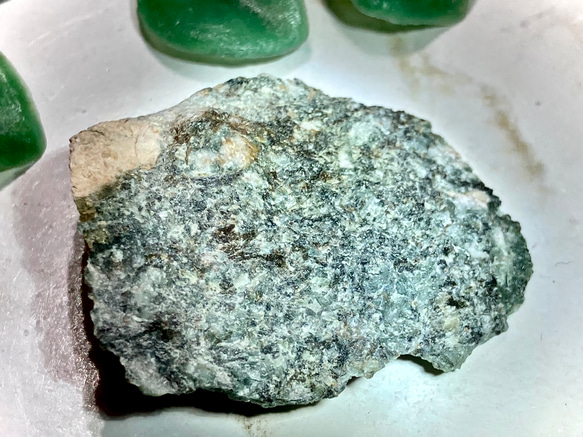 神の啓示໒꒱✨　プレセリブルーストーン　原石　ラフストーン 3枚目の画像