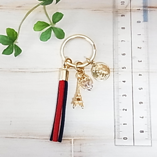 エッフェル塔＆トリコロールタッセルの 小さなキーホルダーパリ
