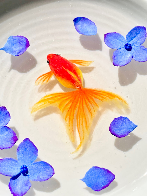 小皿で泳ぐ金魚　紫陽花　　インテリア雑貨　ミニチュア 7枚目の画像