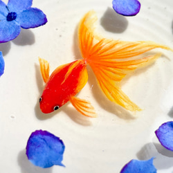 小皿で泳ぐ金魚　紫陽花　　インテリア雑貨　ミニチュア 8枚目の画像