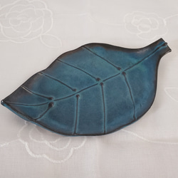 葉っぱ リーフ 形 手作りガラス 皿 プレート 葉っぱ リーフ 形 手作りガラス 皿 プレート - メルカリ