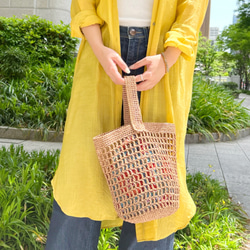 【かぎ針編み】カラフル巾着がかわいい手編みネットバッグ かごバッグ コットンラフィア 5枚目の画像