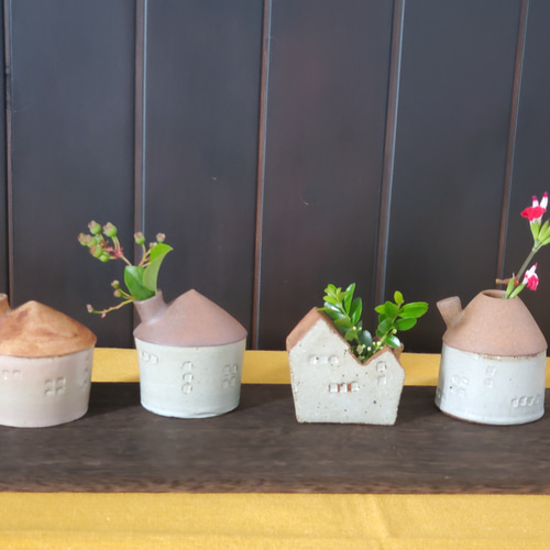 一輪挿し 花器 小さな家 置物 陶器の贈り物 一輪挿し・花瓶 一輪挿し 花器 小さな家 置物 陶器の贈り物 一輪挿し・花瓶