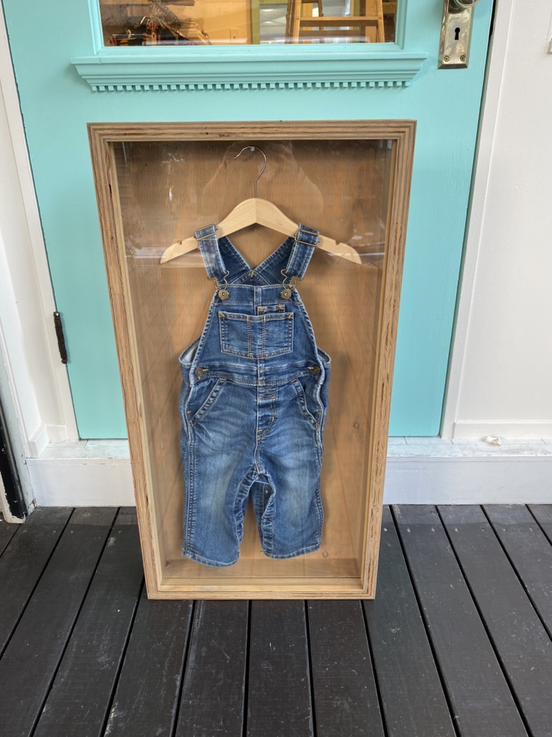 ベビーウェアーショーケース、ロンパースケース