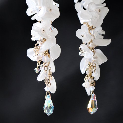 白藤の花のピアス／イヤリング ウェディング、セレモニー ピアス