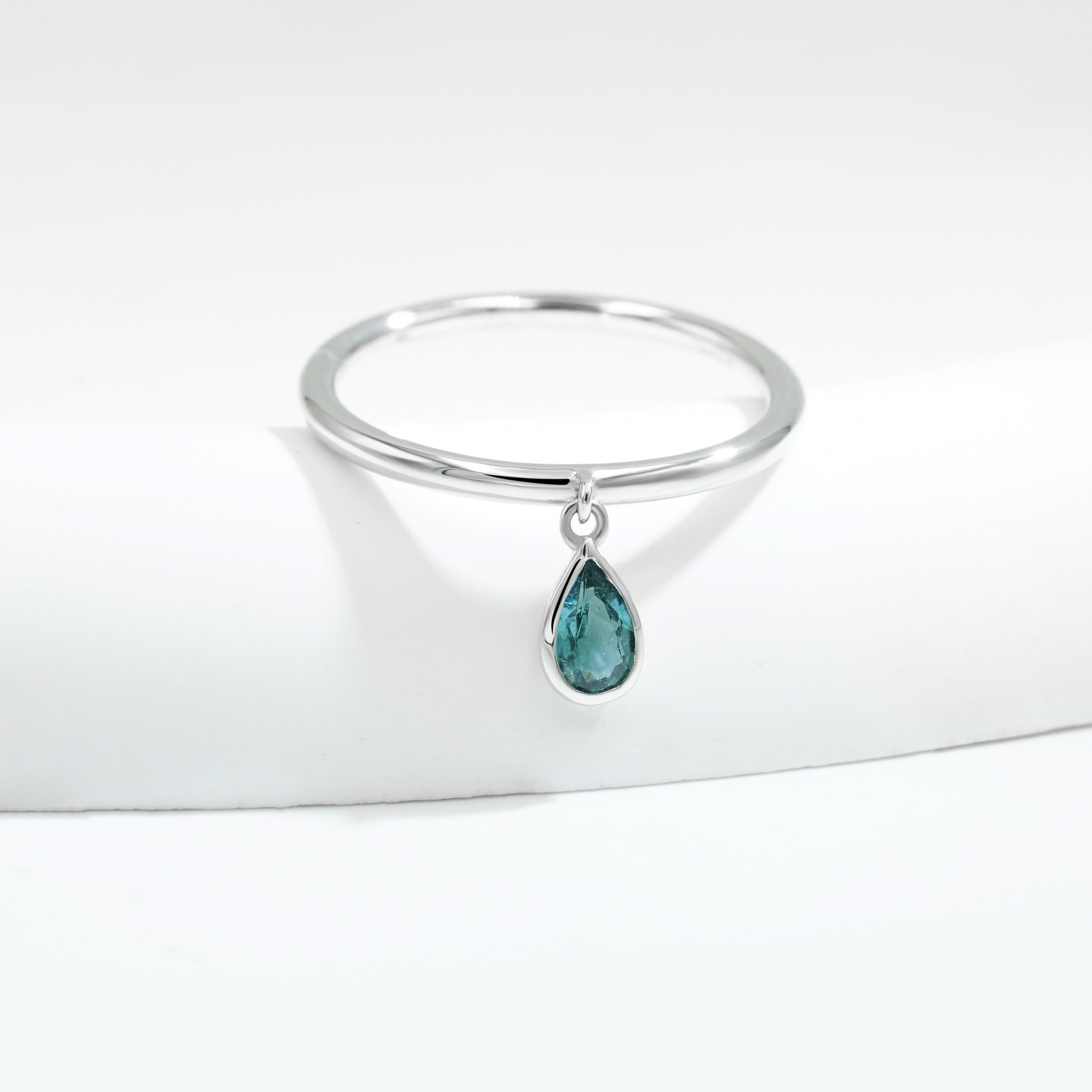 K5 0.3ctペアシェプチャーム風リング 即購入可 044