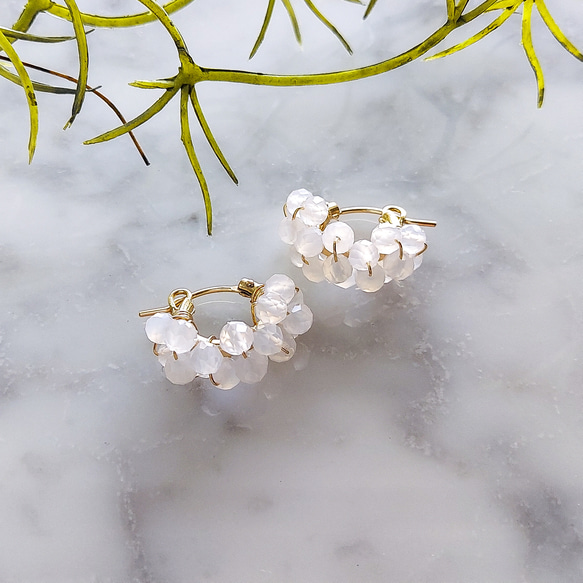 免運費 14kgf White Chalcedony wrapped pierced earring /clip on 第2張的照片