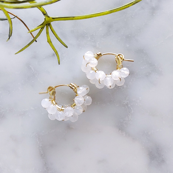 免運費 14kgf White Chalcedony wrapped pierced earring /clip on 第3張的照片