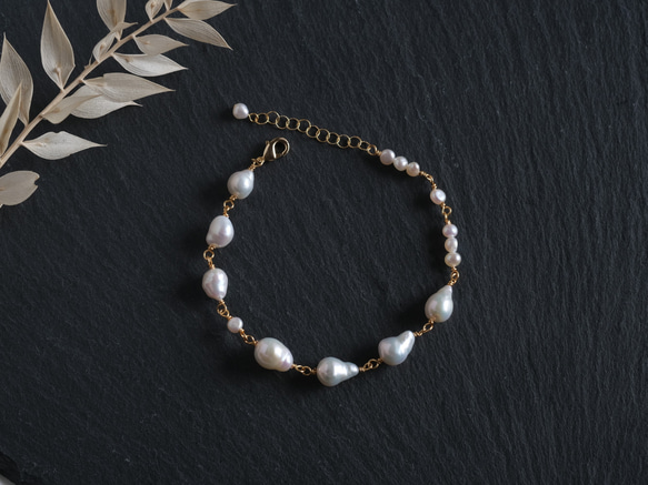 Sérstö perla bracelet：バロックパールブレスレット　アシンメトリーデザイン 4枚目の画像