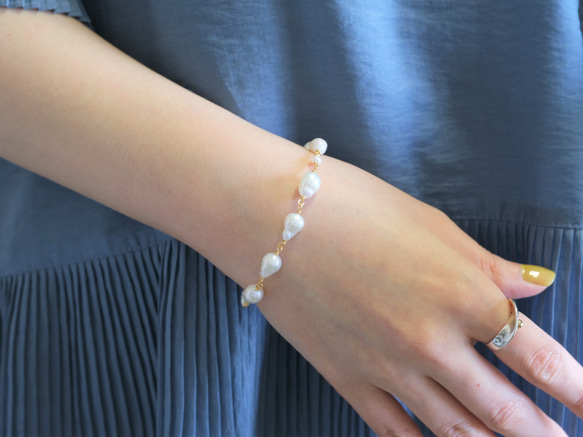 Sérstö perla bracelet：バロックパールブレスレット　アシンメトリーデザイン 9枚目の画像