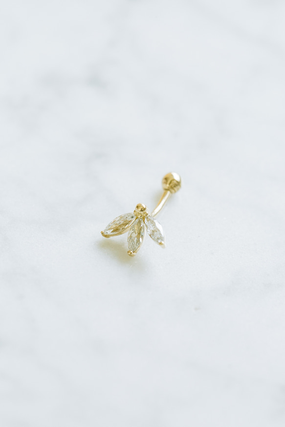 14K金 ゴールド Cz 花 ヘリックス アイブロウ イヤーロブ ロック ダイス バナナバーベル そピアス イヤリング 2枚目の画像