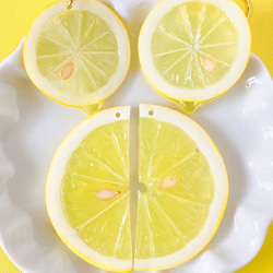 小さなスライスレモンのイヤリング・ピアス 6枚目の画像