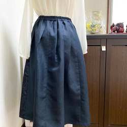 大島紬　3柄　紺色系パッチワーク　スカート　花柄　着物リメイク　ミモレ~ロング丈　154 3枚目の画像