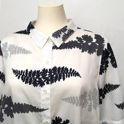 薄手で軽い綿100%サテン　草花模様の半袖シャツ　/ シダ 10枚目の画像