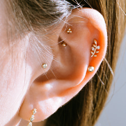 14K金 ゴールド 三角形  ヘリックス アイブロウ イヤーロブ ロック ダイス バナナバーベル そピアス イヤリング 4枚目の画像