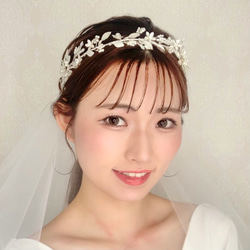 RE54  ウェディング ヘッドドレス　カチューシャ ブライダル ヘアアクセサリー 結婚式 前撮り 卒業式 1枚目の画像