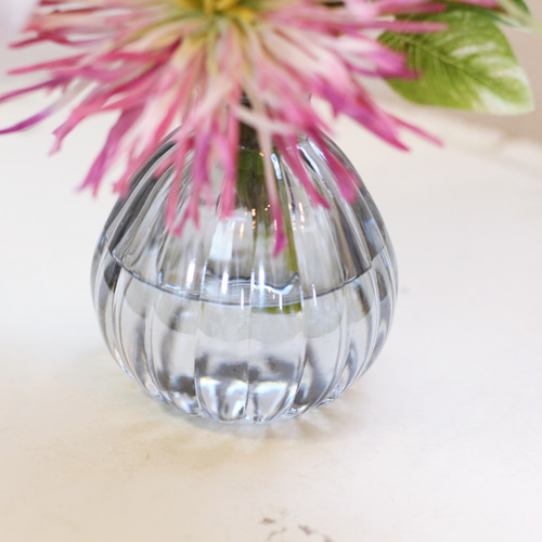 ユリと天空菊のガラス器アレンジ 水替え不要!!（仏花） アートフラワー