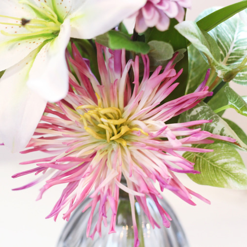 ユリと天空菊のガラス器アレンジ 水替え不要!!（仏花） アートフラワー