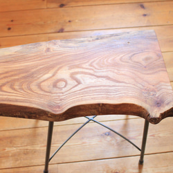 天然木　ケヤキの一枚板のサイドテーブル　　アイアン　一点もの⑤ 4枚目の画像